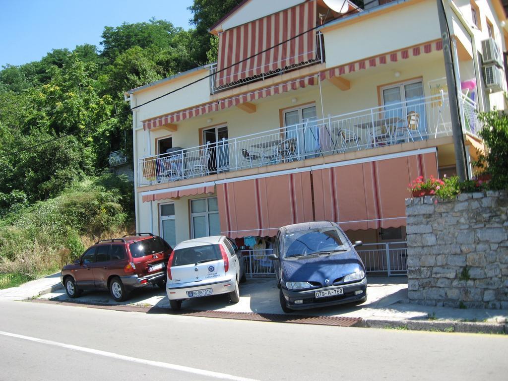 Apartments Olga Тиват Екстер'єр фото